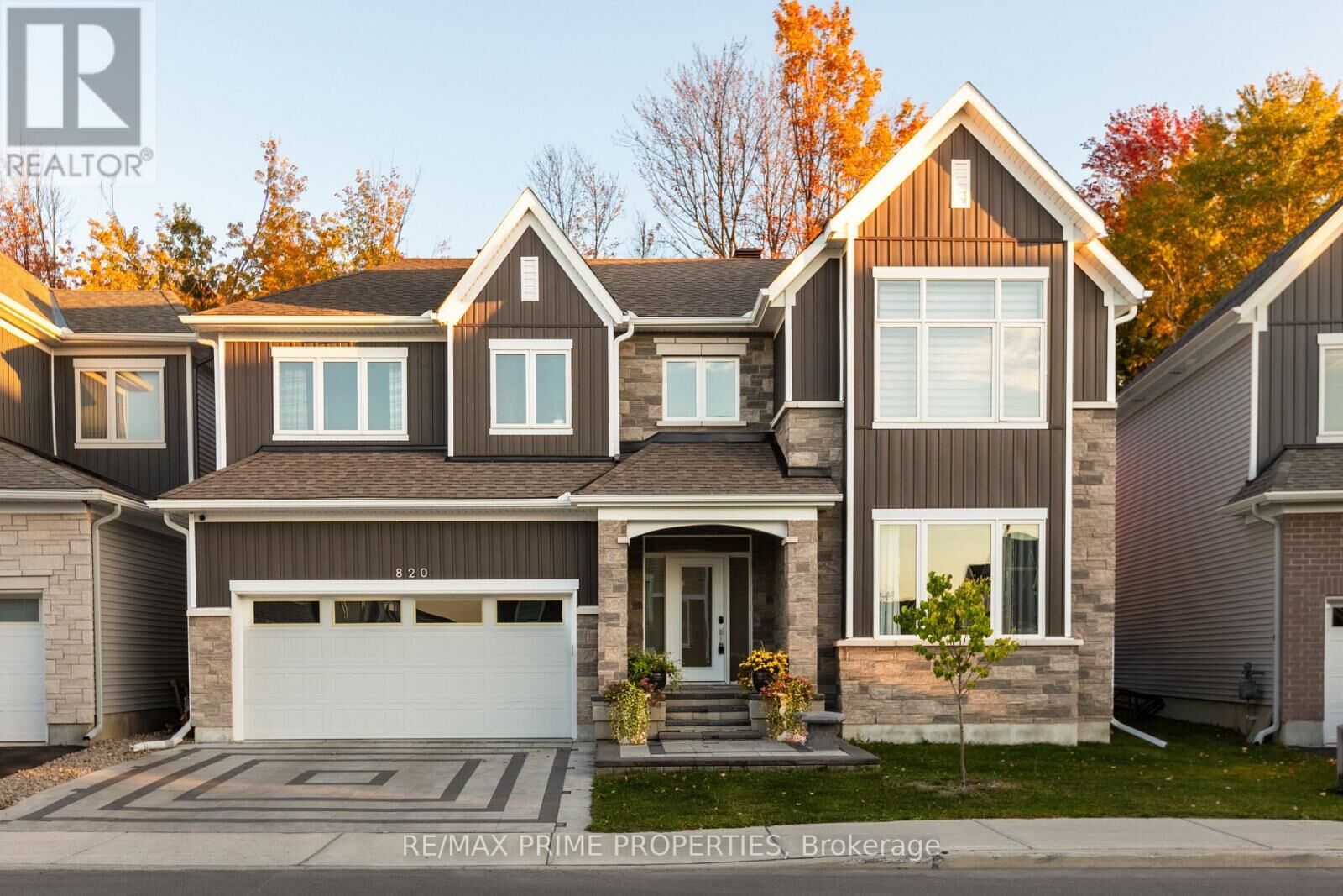 Property Photo:  820 Mercier Crescent  ON K1W 0N6 