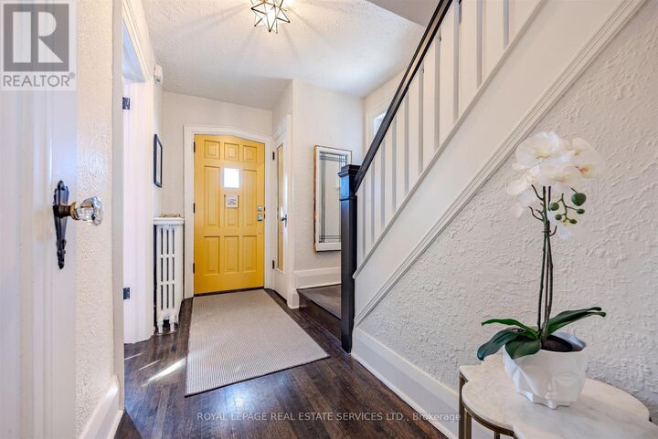 Property Photo:  81 Armadale Avenue  ON M6S 3W9 