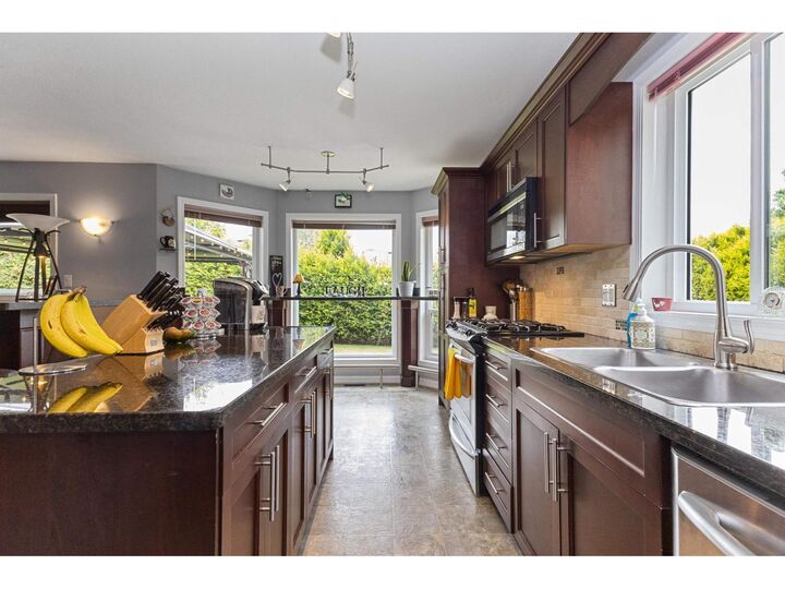 Property Photo: 34654 Dunsmuir Court BC V2S 6G4