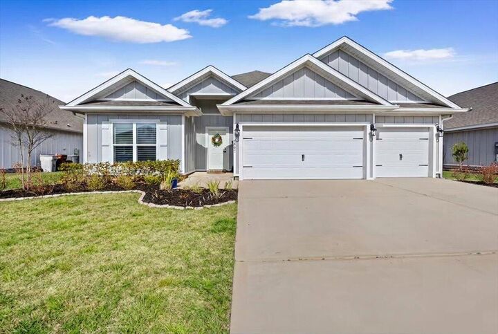 Property Photo: 5997 Forest Bay Avenue FL 32563