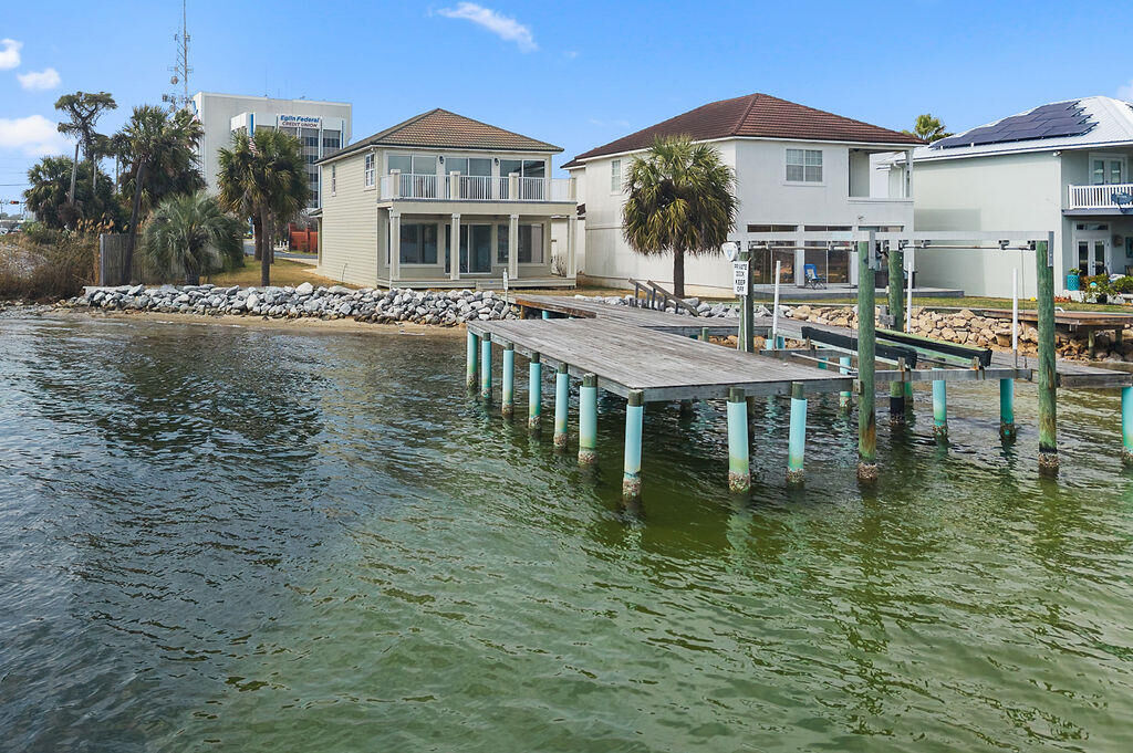 Property Photo:  901 Lighthouse Road  FL 32547 