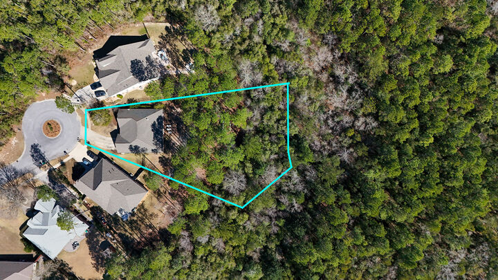 Property Photo: 906 Symphony Way FL 32439