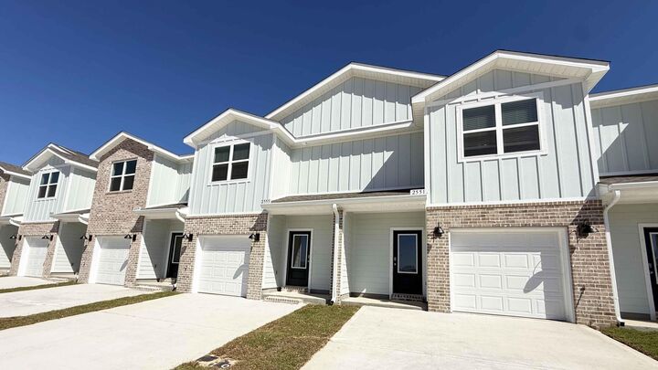 Property Photo:  2430 Cliff Hollow Circle  FL 32563 
