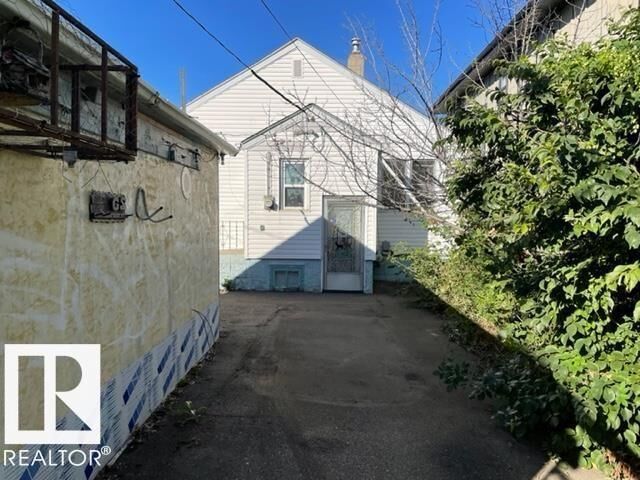 Property Photo:  10917 96 Street NW  AB T5H 2K4 