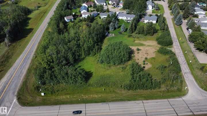 Property Photo:  488 Lakeside Drive  AB T7Z 2T7 