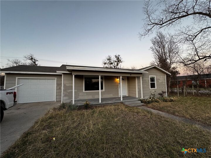 Property Photo:  602 W Avenue B  TX 76522 