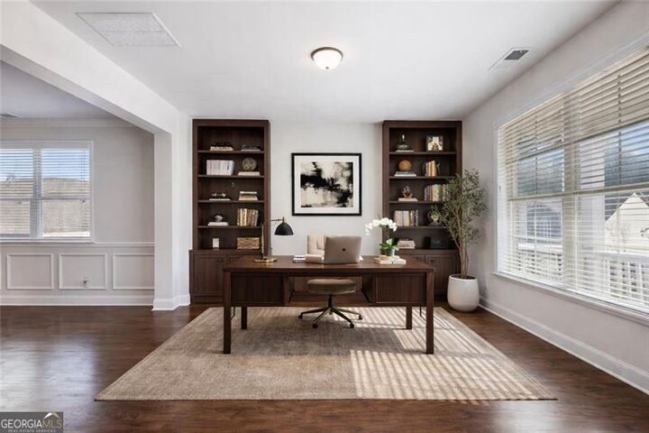 Property Photo: 7655 Farrow Pass Circle GA 30028