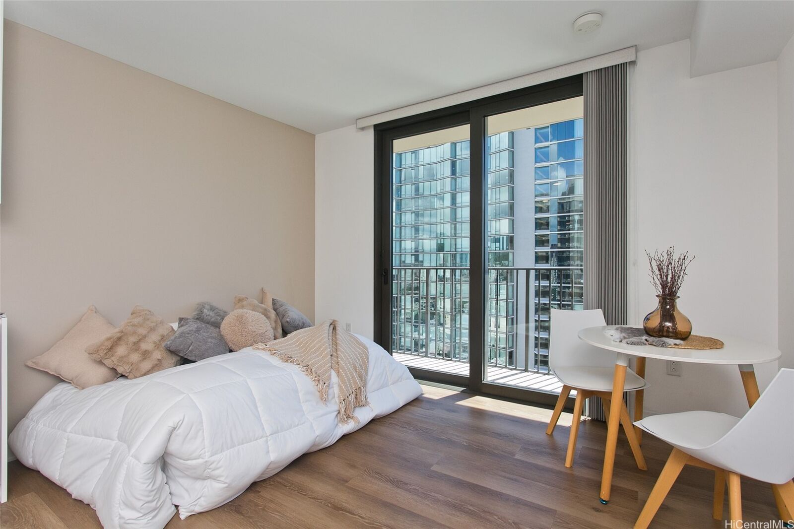 Property Photo:  987 Queen Street 3506  HI 96814 