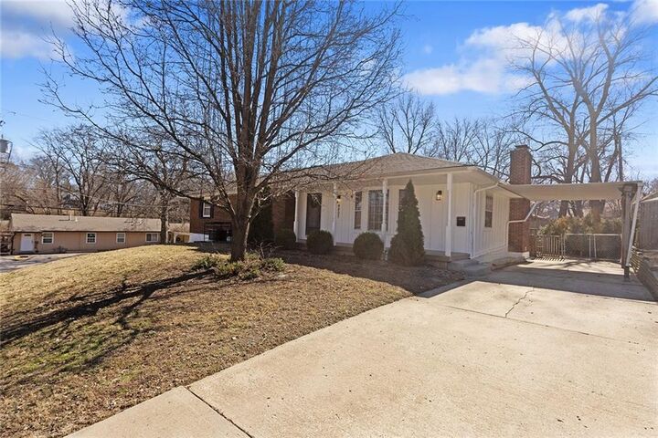 Property Photo:  9807 Jewell Court  MO 64052 