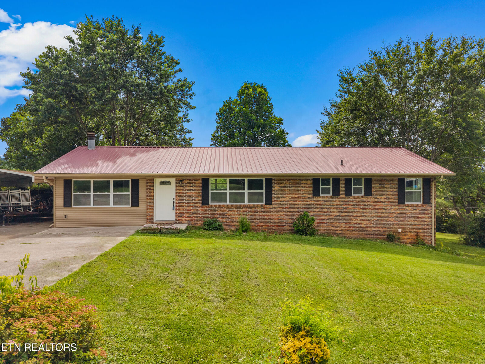 Property Photo:  1019 Green Acres Drive  TN 37760 