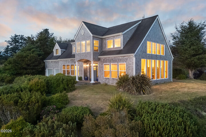 Property Photo: 5340 Haystack Drive OR 97149