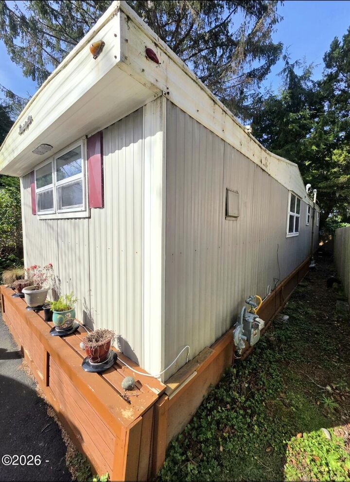 Property Photo: 4875 N Highway 101 84 OR 97341