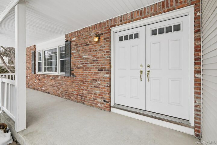 Property Photo:  5 Seymour Drive  NY 10956 