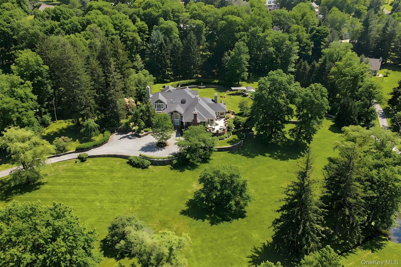 Property Photo:  150 Old Farm Road N  NY 10514 