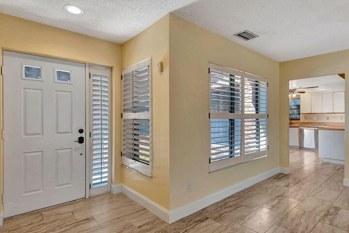 Property Photo:  5017 80th Avenue Circle E  FL 34243 