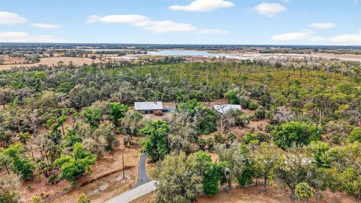 Property Photo: 5270 Vanderipe Road FL 34241