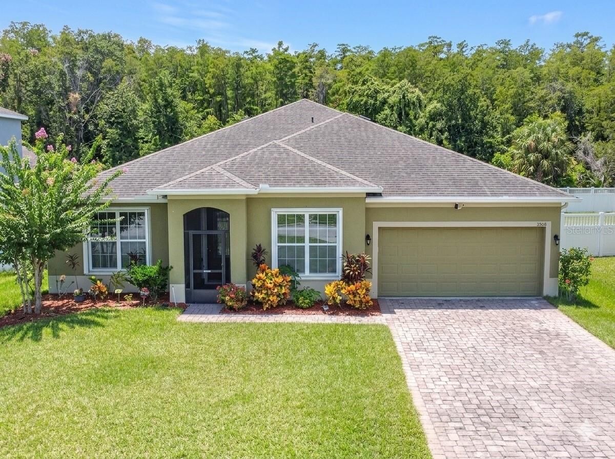 Property Photo:  3508 Saxony Lane  FL 34772 