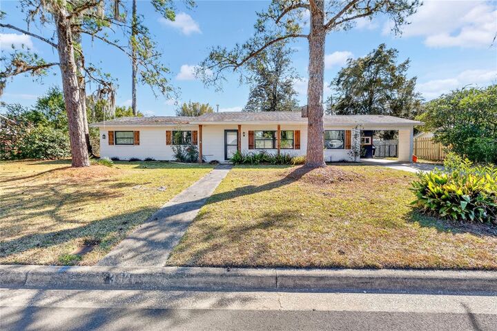 Property Photo:  3321 NW 28th Place  FL 32605 