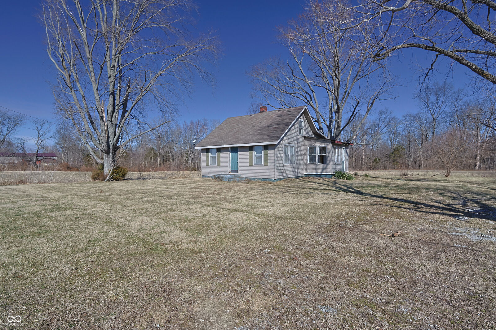 Property Photo: 5107 S 450 E IN 47203