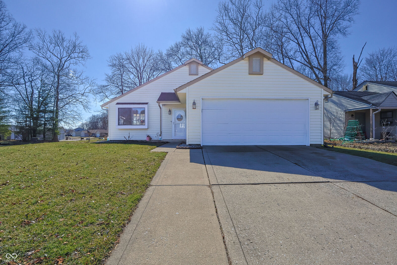 Property Photo: 1615 Thresher Drive IN 47201