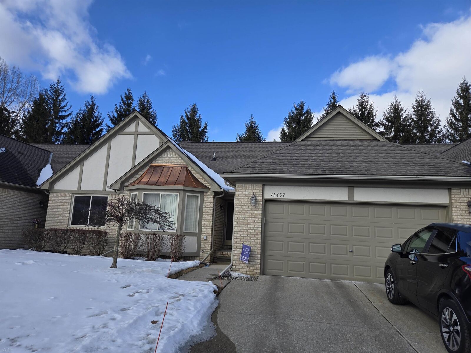 Property Photo: 15437 Pebble Pointe Drive MI 48038