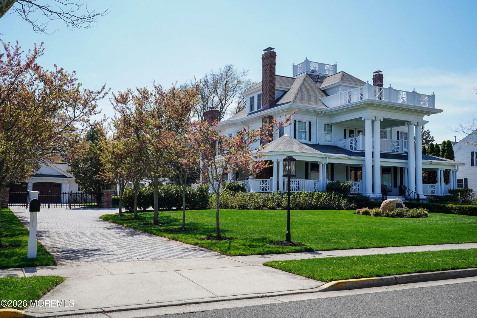 Property Photo:  212 Crescent Parkway  NJ 08750 