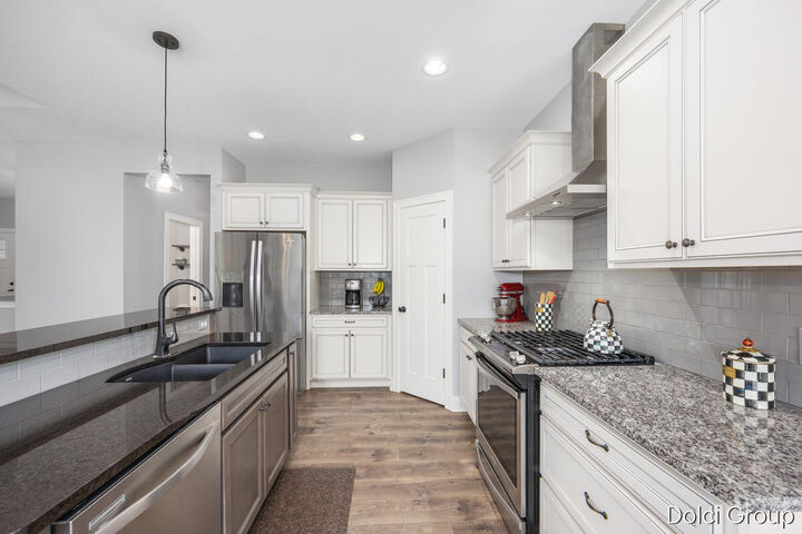 Property Photo:  1423 Winchester Court  MI 49534 