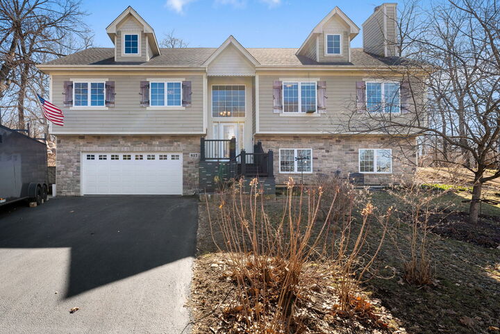 Property Photo:  817 Regner Road  IL 60051 