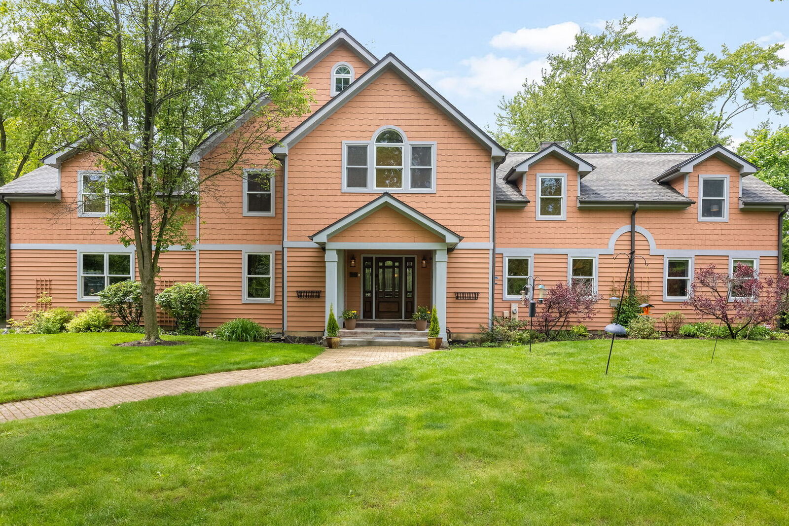 Property Photo: 1520 Telegraph Road IL 60045