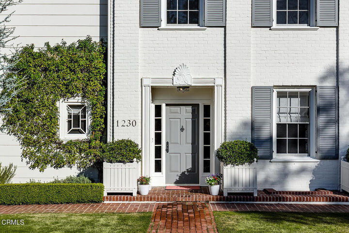 Property Photo:  1230 Hillside Road  CA 91105 