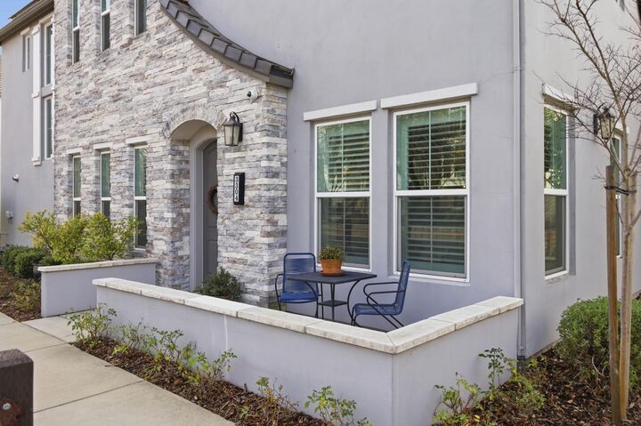 Property Photo:  3304 Crocker Drive  CA 95818 