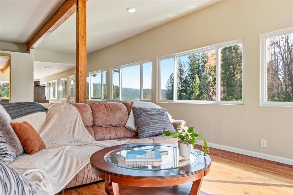 Property Photo:  549 Glenwood Road  CA 95945 