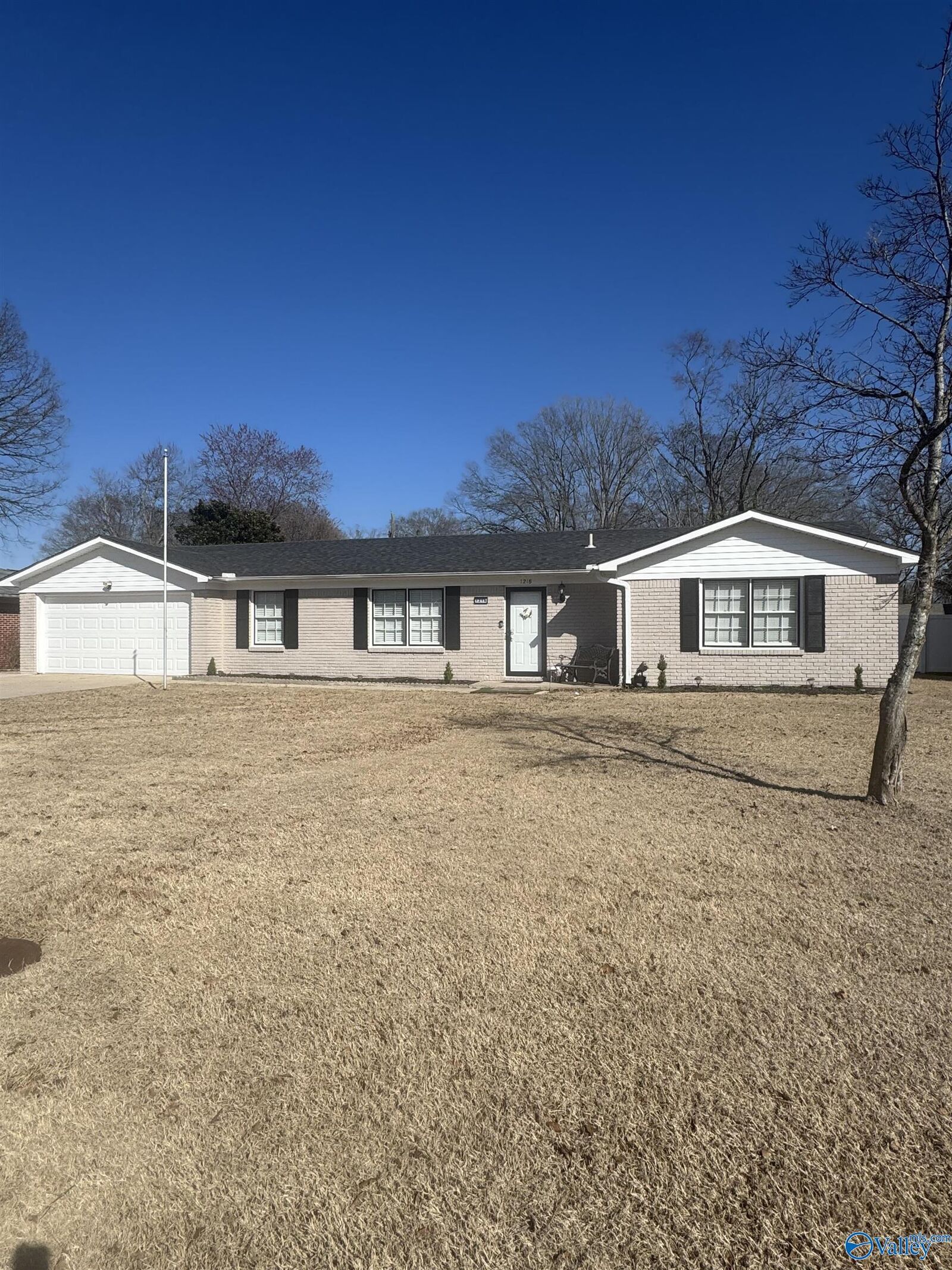 Property Photo: 1218 Castleman Avenue AL 35601