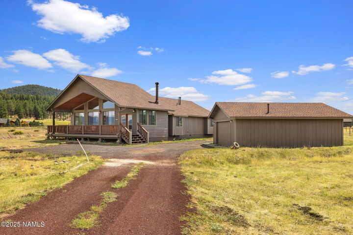 Property Photo: 8525 W Suzette Lane AZ 86001