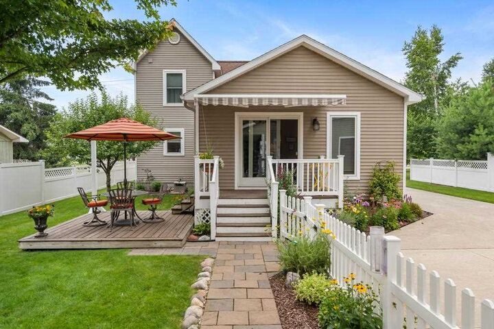 Property Photo: 642 E Lake MI 49740