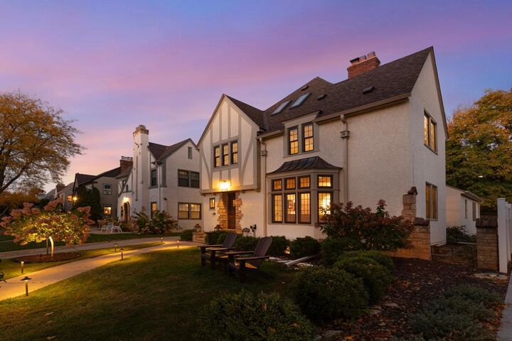 Property Photo: 4025 Dupont Avenue S MN 55409