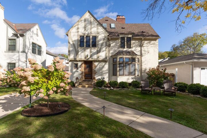 Property Photo: 4025 Dupont Avenue S MN 55409