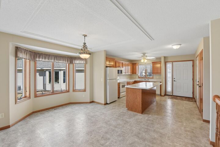 Property Photo:  1102 Highpoint Court  WI 54017 