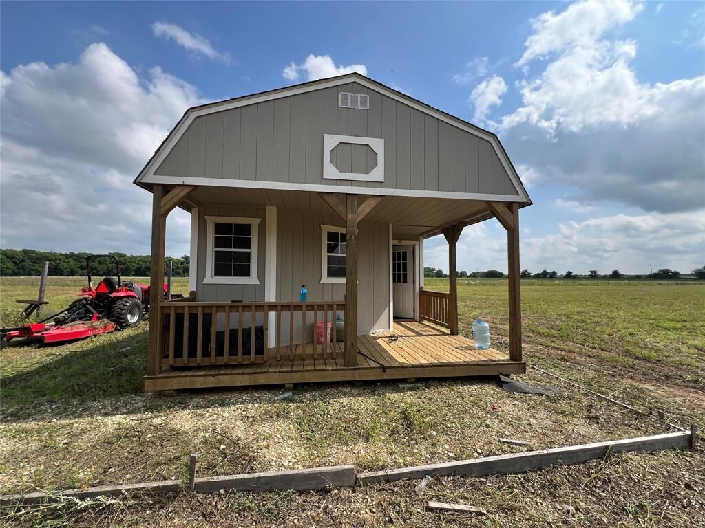 Property Photo:  1757 County Road 252  TX 76471 