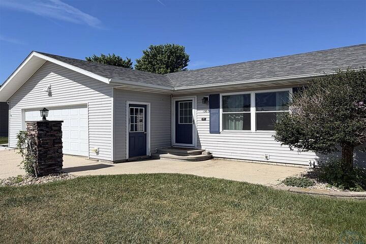 Property Photo: 1303 11th Avenue NE IA 51250