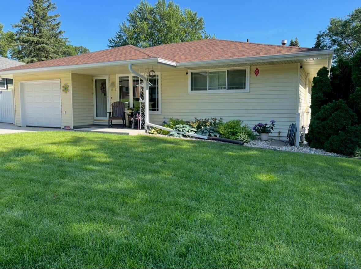 Property Photo:  5610 Myers Ave  IA 51106 