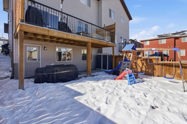 Property Photo:  42 Baysprings Way SW  AB T4B 3V1 