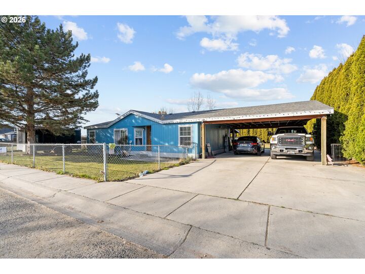 Property Photo: 352 NE Boardman Ave OR 97818