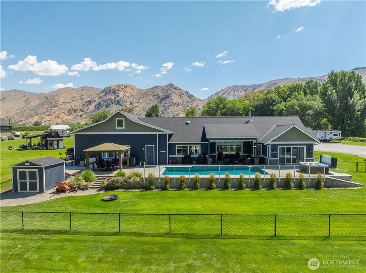 Property Photo:  24  Moser Lane  WA 98843 