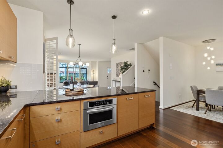 Property Photo: 10590 NE 12th Street 106 WA 98004