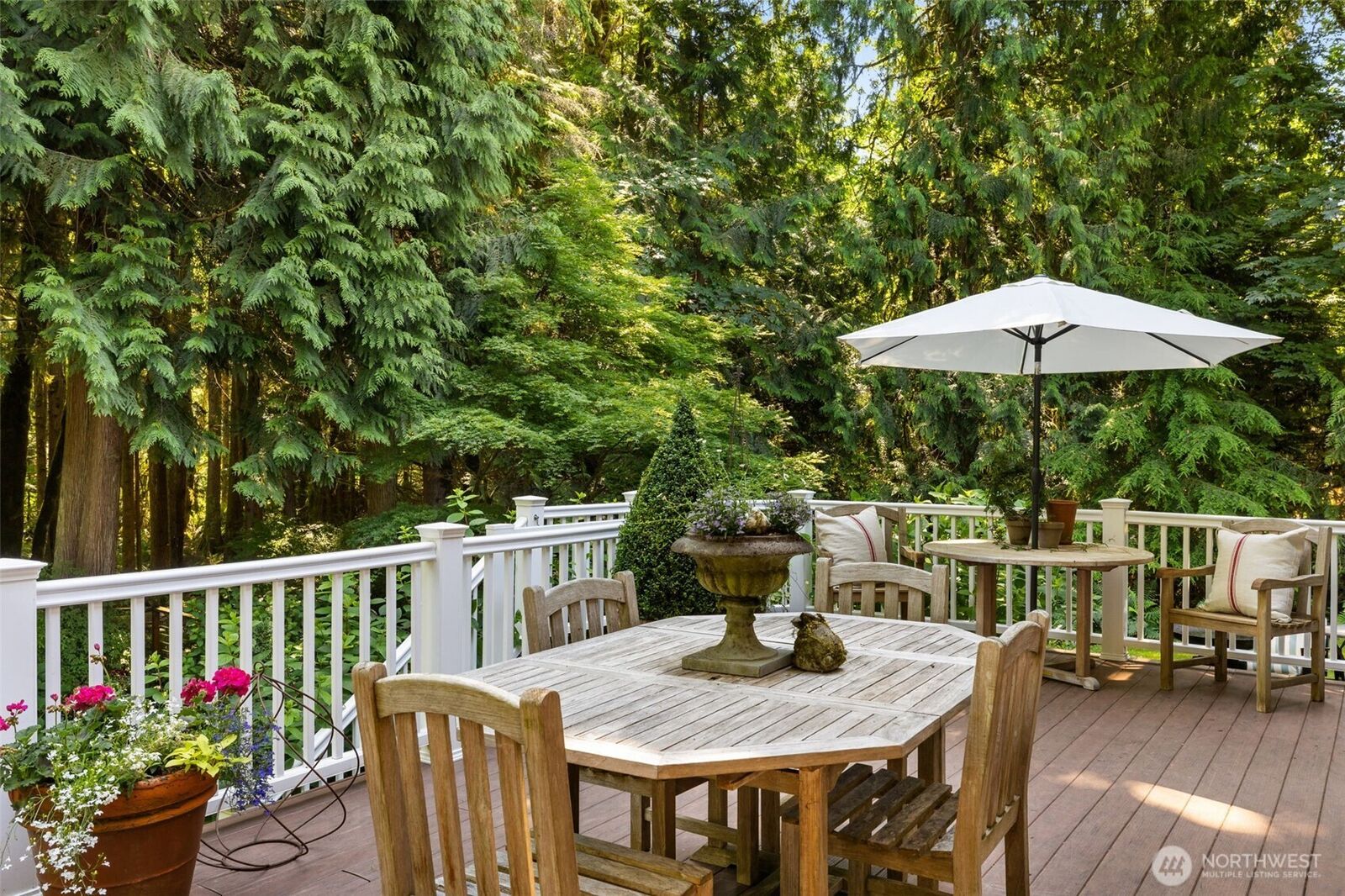 Property Photo:  18604  215th Way NE  WA 98077 