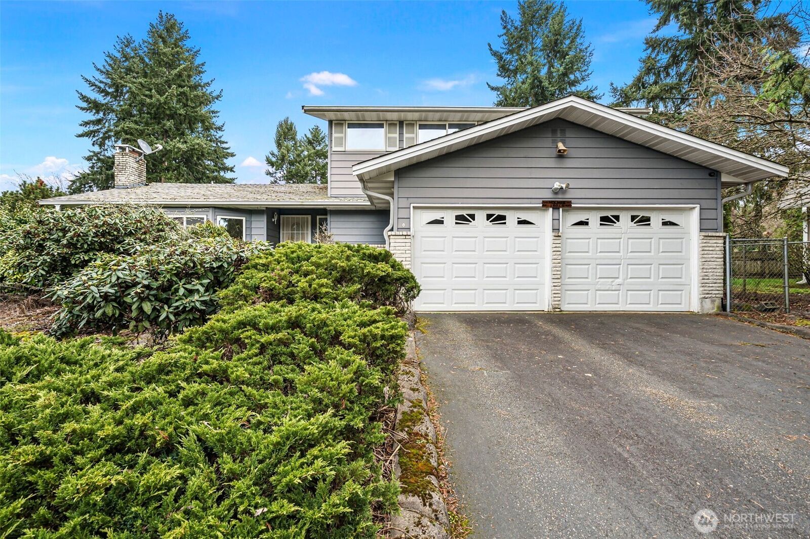 Property Photo: 15015 111th Avenue Ct E WA 98374