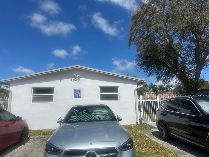 Property Photo: 6109 SW 30th Street FL 33023