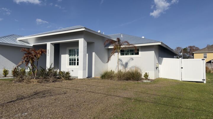 Property Photo:  5271 NW Mayfield Lane  FL 34983 