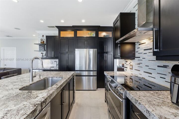 Property Photo: 1521 NW 178th Ter FL 33029